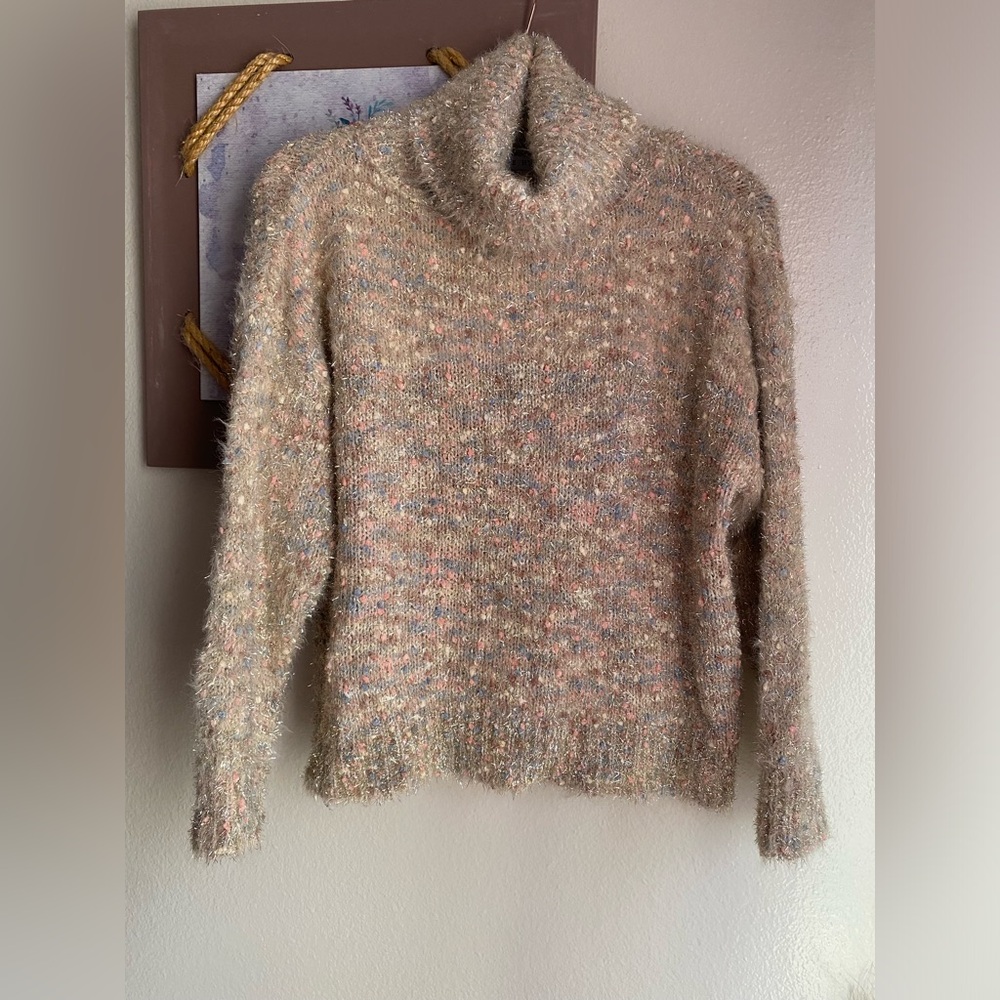 Cozy multicolor sweater with popcorn & tinsel knit